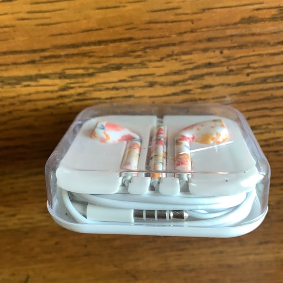 Brand New Ear Buds- Floral - Picture 2 of 2